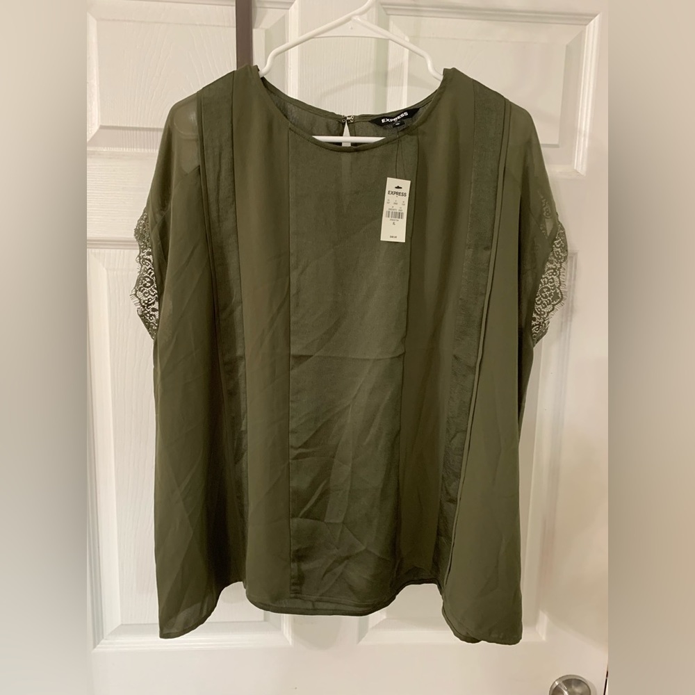 Brand New Express womens top. Never worn!!